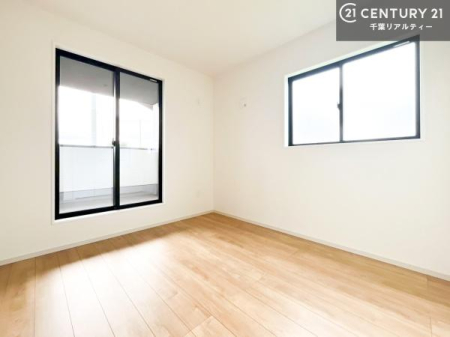 �m�� �o���R�j�[�ɖʂ��Ă���m���ł��B���邭�����肪����A���C����������ł��܂��I���N���āA�O�ɏo�Ĕw�L�т����[�ċz�����ǂ������}������邱�Ƃ��o�������ł��ˁI