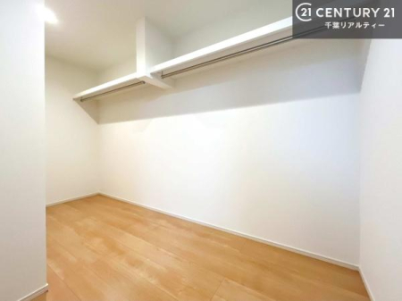 ���[ �E�H�[�N�C���N���[�[�b�g�t���ł��B��������̂��m���Ȃǂ����[���Ă��������ł��ˁI���ɂ���@�������ȂǋG�ߕ��̑傫�ȉƓd�����[�ł��܂��B