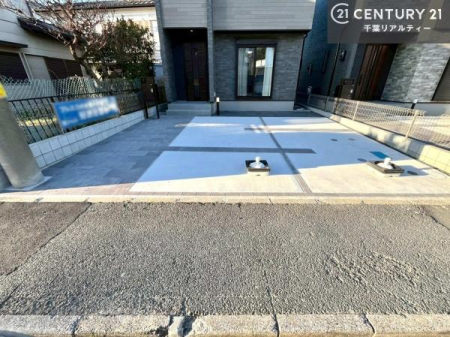 ���ԏ� ���ԃX�y�[�X��2�䕪����܂��I�Z�J���h�J�[�͂������A�o�C�N�⎩�]�ԂȂǂ��u���ꏊ�ɍ���܂���B