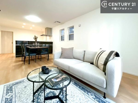 ���r���O �S�n�ǂ����r���O�͉Ƒ������R�ƏW�܂�܂��B�Ƒ��c�R�̎��Ԃ����������ł��B���Ƒ��ƁA����w�[���������Ԃ��߂��������ł��ˁB