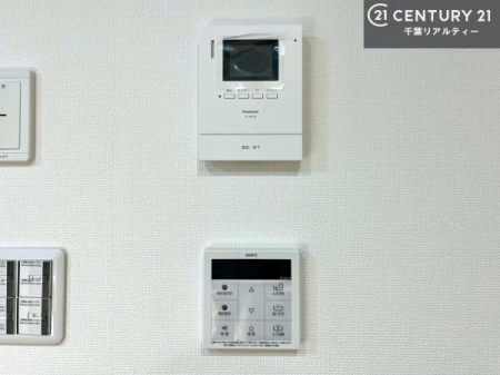 ���̑� TV���j�^�[�t���C���^�[�z���ł��q�l�̂�����Ԓ��Ȃǂ����S�ł��ˁB
�{�^���ЂƂł����C�̏������ƂƂ̂��I�I�[�g�o�X���B