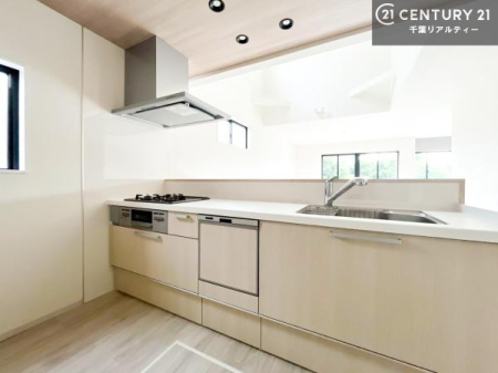 �L�b�`�� ��Ƃ����₷���V�X�e���L�b�`���ł��I���[����������t���Ă���̂ŁA�����X�y�[�X�ɕ���u���Ȃ��čςނ̂ŁA�L�X�g���āA���K�ɍ�Ƃ��ł��܂��I