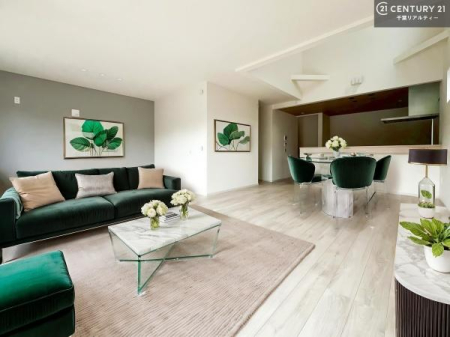 ���r���O �Ƌ��CG�p�[�X�ł��B�J�����̂���L�XLDK�I�\�t�@�[��_�C�j���O�e�[�u����u���Ă������ɂȂ�Ȃ��̂ŉ��K�ɉ߂����܂��I
�R�~���j�P�[�V���������₷�����r���O�ł��I