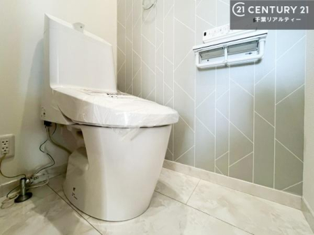 �g�C�� �������֍��ɂ��A�~��͕֍����g�����ł���̂ŗ₽���֍��ɍ��炸�ɍςފ������d�l�ł��I�V���v���ȃJ���[����Ƃ��Ă���̂ŁA������ꂪ���₷���ł��B