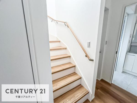 ���̑����� �K�i�͖��邭�萠������Ă��܂��B���q�l�₲�N�z�̕������S���Ă����p�����܂��ˁB
���ʂ����ǍD�Ȃ̂ŁA����������C�������ɓ���ւ��邱�Ƃ��ł��܂��B