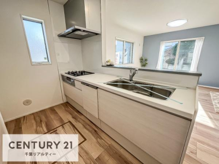 �L�b�`�� ��Ƃ����₷���V�X�e���L�b�`���ł��I���[����������t���Ă���̂ŁA�����X�y�[�X�ɕ���u���Ȃ��čςނ̂ŁA�L�X�g���āA���K�ɍ�Ƃ��ł��܂��I