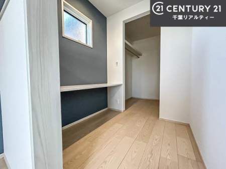 ���[ �E�H�[�N�C���N���[�[�b�g�t���ł��B��������̂��m���Ȃǂ����[���Ă��������ł��ˁI���ɂ���@�������ȂǋG�ߕ��̑傫�ȉƓd�����[�ł��܂��B