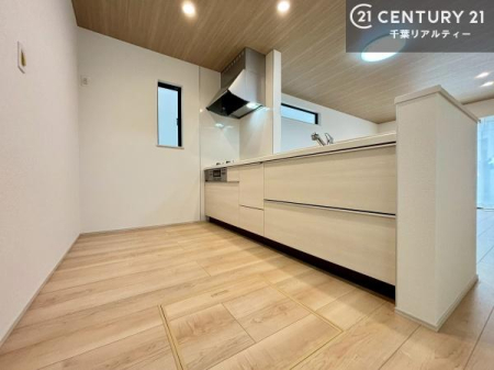 �L�b�`�� ��Ƃ����₷���V�X�e���L�b�`���ł��I���[����������t���Ă���̂ŁA�����X�y�[�X�ɕ���u���Ȃ��čςނ̂ŁA�L�X�g���āA���K�ɍ�Ƃ��ł��܂��I