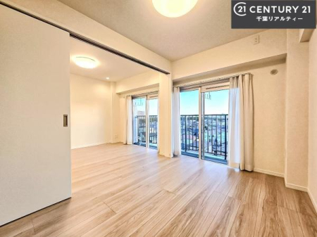 �m�� �o���R�j�[�ɖʂ��Ă���m���ł��B���邭�����肪����A���C����������ł��܂��I���N���āA�O�ɏo�Ĕw�L�т����[�ċz�����ǂ������}������邱�Ƃ��o�������ł��ˁI