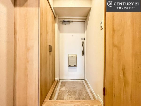 ���� �V���[�Y�{�b�N�X�t���Ȃ̂ŁA���ւ��Еt�����|�������₷���ł��I
�X�b�L���������ւŌ˂��J�����u�ԁA�������̂���S�n������Ԃ��o�}���Ă���܂��B
