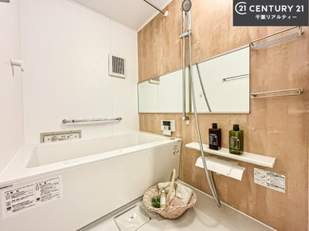 ���� �������������l�̕��͋C�̃o�X���[���́A�����o�Ă��ăo�X�^�C�����[���I
���d���撣���Ă��邲�J���ɂ��D�݂̓����̓����܂����āA�y����ł݂Ă͂������ł��傤���H