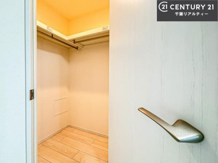 ���[ �E�H�[�N�C���N���[�[�b�g�t���ł��B��������̂��m���Ȃǂ����[���Ă��������ł��ˁI���ɂ���@�������ȂǋG�ߕ��̑傫�ȉƓd�����[�ł��܂��B