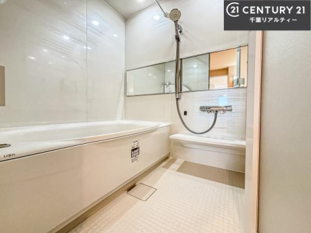 ���� �������������l�̕��͋C�̃o�X���[���́A�V�b�N�ȃf�U�C���Ńo�X�^�C�����[���I
���d���撣���Ă��邲�J���ɂ��D�݂̓����̓����܂����āA�y����ł݂Ă͂������ł��傤���H