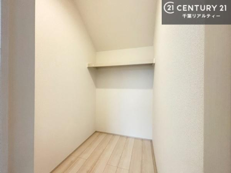 ���[ �E�H�[�N�C���N���[�[�b�g�t���ł��B��������̂��m���Ȃǂ����[���Ă��������ł��ˁI���ɂ���@�������ȂǋG�ߕ��̑傫�ȉƓd�����[�ł��܂��B