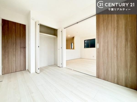 �m�� ���r���O�Ɨאڂ����m���́A�Ǝ��̋x�e�X�y�[�X��L�b�Y�X�y�[�X�Ƃ��Ċ��p����̂��悳�����ł��ˁI


