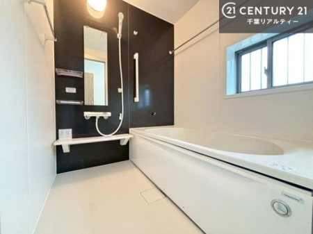 ���� ������Ƃ����������̂���o�X���[���I���K�ȃo�X�^�C��������܂��I
1���̔�����������Ɩ����Ă����f�G�ȃ����N�[�[�V������ԂɂȂ肻���ł��ˁB