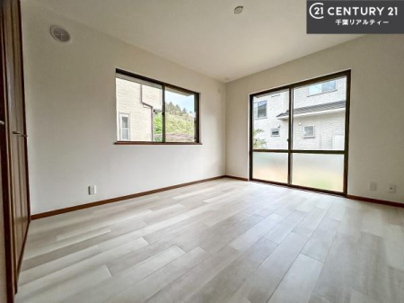 ���r���O�ȊO�̋��� �V���v���Ƀf�U�C������Ă��邽�߁A�Ƌ��I�т܂���I
���C�ɓ���̉Ƌ��u���Ă��낰���Ԃ���邱�Ƃ��ł��܂��B