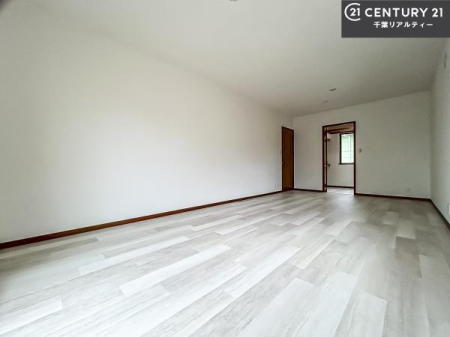 �m�� �V���v���Ƀf�U�C������Ă��邽�߁A�Ƌ��I�т܂���I
���C�ɓ���̉Ƌ��u���Ă��낰���Ԃ���邱�Ƃ��ł��܂��B