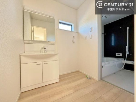 ���ʑ�E���ʏ� �����̂������ʏ��́A���ƕ�������₷���A���ł����K�ɂ��g�����������܂��B�O�ʋ��Ŏg�����肪�ǂ��A�������[�������Ă���܂��̂ŁA���p�i��X�L���P�A�p�i���������萮���ł��܂��B