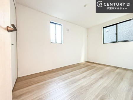 ���r���O�ȊO�̋��� �V���v���Ƀf�U�C������Ă��邽�߁A�Ƌ��I�т܂���I
���C�ɓ���̉Ƌ��u���Ă��낰���Ԃ���邱�Ƃ��ł��܂��B