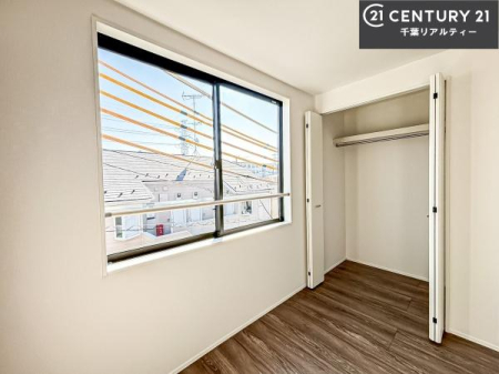 ���[ �����Ղ�̎��[�X�y�[�X�ŁA��炵���������萮���Z�܂��B�Ƒ��̉ו������ꂢ�ɕЕt���A���������K�ɉ߂����܂��B