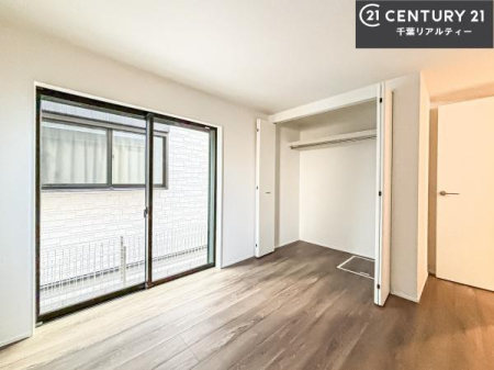 �m�� ���[�X�y�[�X�����Ă��܂��I�������X�b�L�����ڂ��鎖���ł��܂��ˁB
�Ƌ��I�΂Ȃ��V���v���ȃf�U�C���ׁ̈A�Ƌ��I�΂����C�ɓ���̋�ԍ�肪�ł������ł��ˁB