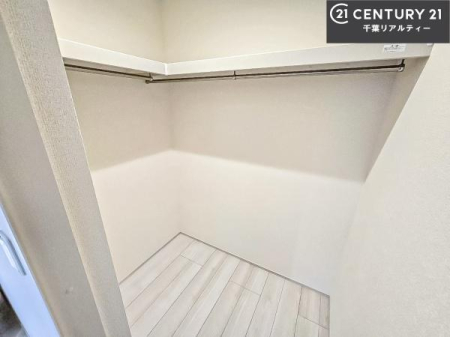 ���[ �E�H�[�N�C���N���[�[�b�g�t���ł��B��������̂��m���Ȃǂ����[���Ă��������ł��ˁI���ɂ���@�������ȂǋG�ߕ��̑傫�ȉƓd�����[�ł��܂��B