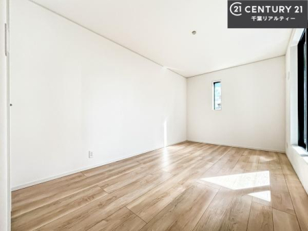 �Q�� �D���������������ޗm���́A���̖ڊo�߂��C�������ǂ������ł��ˁB���������Ԃ��������Ɖ߂������Ƃ��ł��܂��B�D�����F�����̃t���[�����O���ǂ�ȉƋ�ɂ��}�b�`���܂��I