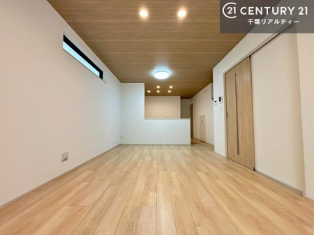 ���r���O �D�����z���܂肪���r���O����ł���ċ��S�n�̗ǂ���Ԃ����o���Ă���܂��I
���났�̎��Ԃ��߂����܂��I