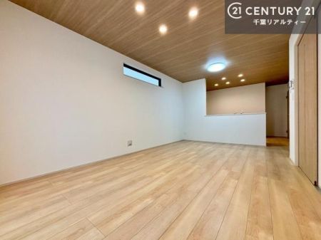 ���r���O �D�����z���܂肪���r���O����ł���ċ��S�n�̗ǂ���Ԃ����o���Ă���܂��I
���났�̎��Ԃ��߂����܂��I