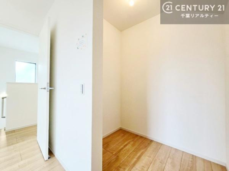 ���[ �E�H�[�N�C���N���[�[�b�g�t���ł��B��������̂��m���Ȃǂ����[���Ă��������ł��ˁI���ɂ���@�������ȂǋG�ߕ��̑傫�ȉƓd�����[�ł��܂��I