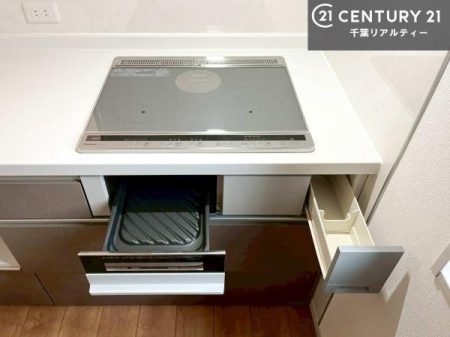 �L�b�`�� �R�����͎O������̂ł������̓����i�s���ł��܂��B
�������O�����t���ł��B�����X�y�[�X���L�X���Ă���׍�Ƃ����₷���I�g�����肪�ǂ��V�X�e���L�b�`���ł��I