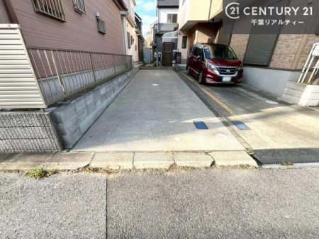 ���ԏ� ���ԃX�y�[�X��2�䕪����܂��I�Z�J���h�J�[�͂������A�o�C�N�⎩�]�ԂȂǂ��u���ꏊ�ɍ���܂���B