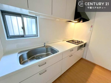 �L�b�`�� ��Ƃ����₷���V�X�e���L�b�`���ł��I���[����������t���Ă���̂ŁA�����X�y�[�X�ɕ���u���Ȃ��čςނ̂ŁA�L�X�g���āA���K�ɍ�Ƃ��ł��܂��I