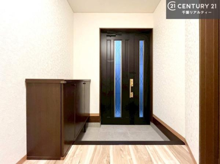 ���� �V���[�Y�{�b�N�X�t���Ȃ̂ŁA���ւ��Еt�����|�������₷���ł��I
�X�b�L���������ւŌ˂��J�����u�ԁA�������̂���S�n������Ԃ��o�}���Ă���܂��B