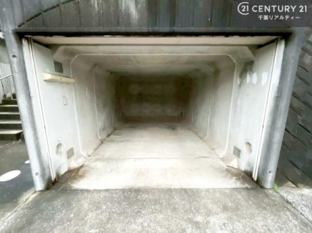 ���ԏ� �K���[�W�̒��ԏ�́A�J�╗����Ԃ�����Ă����̂ő�؂ɊǗ����ł���̂ň��S�I2�䕪���ԉ\�ł��I