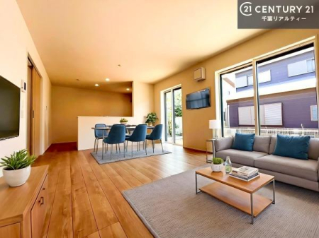 ���r���O �S�n�ǂ����r���O�͉Ƒ������R�ƏW�܂�܂��B�Ƒ��c�R�̎��Ԃ����������ł��B���Ƒ��ƁA����w�[���������Ԃ��߂��������ł��ˁB���邭�J���I�ȋ�Ԃł��B�y���d�l�z