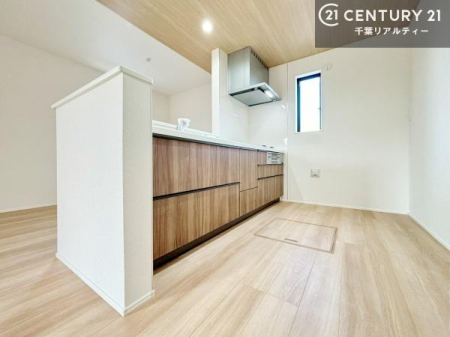 �L�b�`�� ��Ƃ����₷���V�X�e���L�b�`���ł��I���[����������t���Ă���̂ŁA�����X�y�[�X�ɕ���u���Ȃ��čςނ̂ŁA�L�X�g���āA���K�ɍ�Ƃ��ł��܂��I