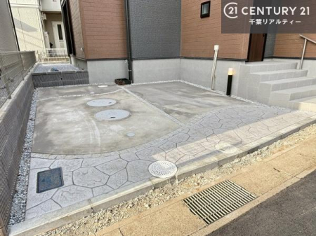 ���ԏ� ���ԃX�y�[�X��2�䕪����܂��I�Z�J���h�J�[�͂������A�o�C�N�⎩�]�ԂȂǂ��u���ꏊ�ɍ���܂���B