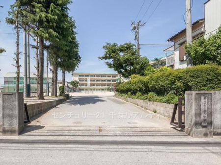 ���ӊ� �y���w�Z�z���P�J�s����񒆊w�Z�F2000m