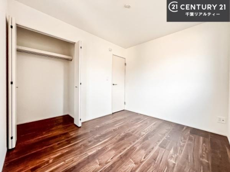 ���r���O�ȊO�̋��� �e�������[�X�y�[�X�����Ă��܂��I�������X�b�L�����ڂ��鎖���ł��܂��ˁB
�Ƌ��I�΂Ȃ��V���v���ȃf�U�C���ׁ̈A�Ƌ��I�΂����C�ɓ���̋�ԍ�肪�ł������ł��ˁB