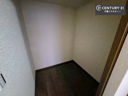 ���[ �����Ղ�̎��[�X�y�[�X�ŁA��炵���������萮���Z�܂��B�Ƒ��̉ו������ꂢ�ɕЕt���A���������K�ɉ߂����܂��B