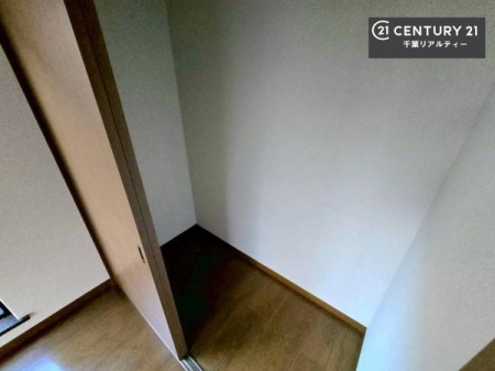 ���[ �����Ղ�̎��[�X�y�[�X�ŁA��炵���������萮���Z�܂��B�Ƒ��̉ו������ꂢ�ɕЕt���A���������K�ɉ߂����܂��B