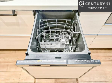 �L�b�`�� �H��@�t���̃L�b�`���ł��I�Z���������r��h�~�Ƃ��đ�ϊ��􂷂�֗��Ȏd�l�ł��I�r���g�C���Ȃ̂ŃL�b�`���̏ꏊ����炸�����X�y�[�X���L���g�����Ƃ��o���܂��I