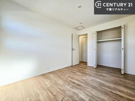 ���r���O�ȊO�̋��� ���[�X�y�[�X�����Ă��܂��I�������X�b�L�����ڂ��鎖���ł��܂��ˁB
�Ƌ��I�΂Ȃ��V���v���ȃf�U�C���ׁ̈A�Ƌ��I�΂����C�ɓ���̋�ԍ�肪�ł������ł��ˁB