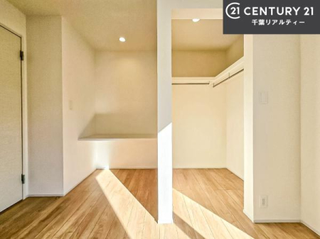 ���[ �E�H�[�N�C���N���[�[�b�g�t���ł��B��������̂��m���Ȃǂ����[���Ă��������ł��ˁI���ɂ���@�������ȂǋG�ߕ��̑傫�ȉƓd�����[�ł��܂��B