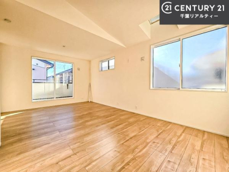 �m�� �o���R�j�[�ɖʂ��Ă���m���ł��B���邭�����肪����A���C����������ł��܂��I���N���āA�O�ɏo�Ĕw�L�т����[�ċz�����ǂ������}������邱�Ƃ��ł��܂��B