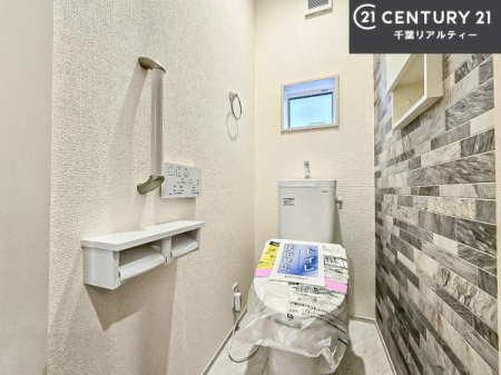 �g�C�� �������֍��ɂ��A�~��͕֍����g�����ł���̂ŗ₽���֍��ɍ��炸�ɍςފ������d�l�ł��I�V���v���ȃJ���[����Ƃ��Ă���̂ŁA������ꂪ���₷���ł��B