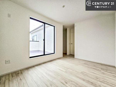 �m�� �o���R�j�[�ɖʂ��Ă���m���ł��B���邭�����肪����A���C����������ł��܂��I���N���āA�O�ɏo�Ĕw�L�т����[�ċz�����ǂ������}������邱�Ƃ��o�������ł��ˁI