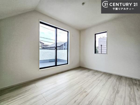 �m�� �o���R�j�[�ɖʂ��Ă���m���ł��B���邭�����肪����A���C����������ł��܂��I���N���āA�O�ɏo�Ĕw�L�т����[�ċz�����ǂ������}������邱�Ƃ��o�������ł��ˁI